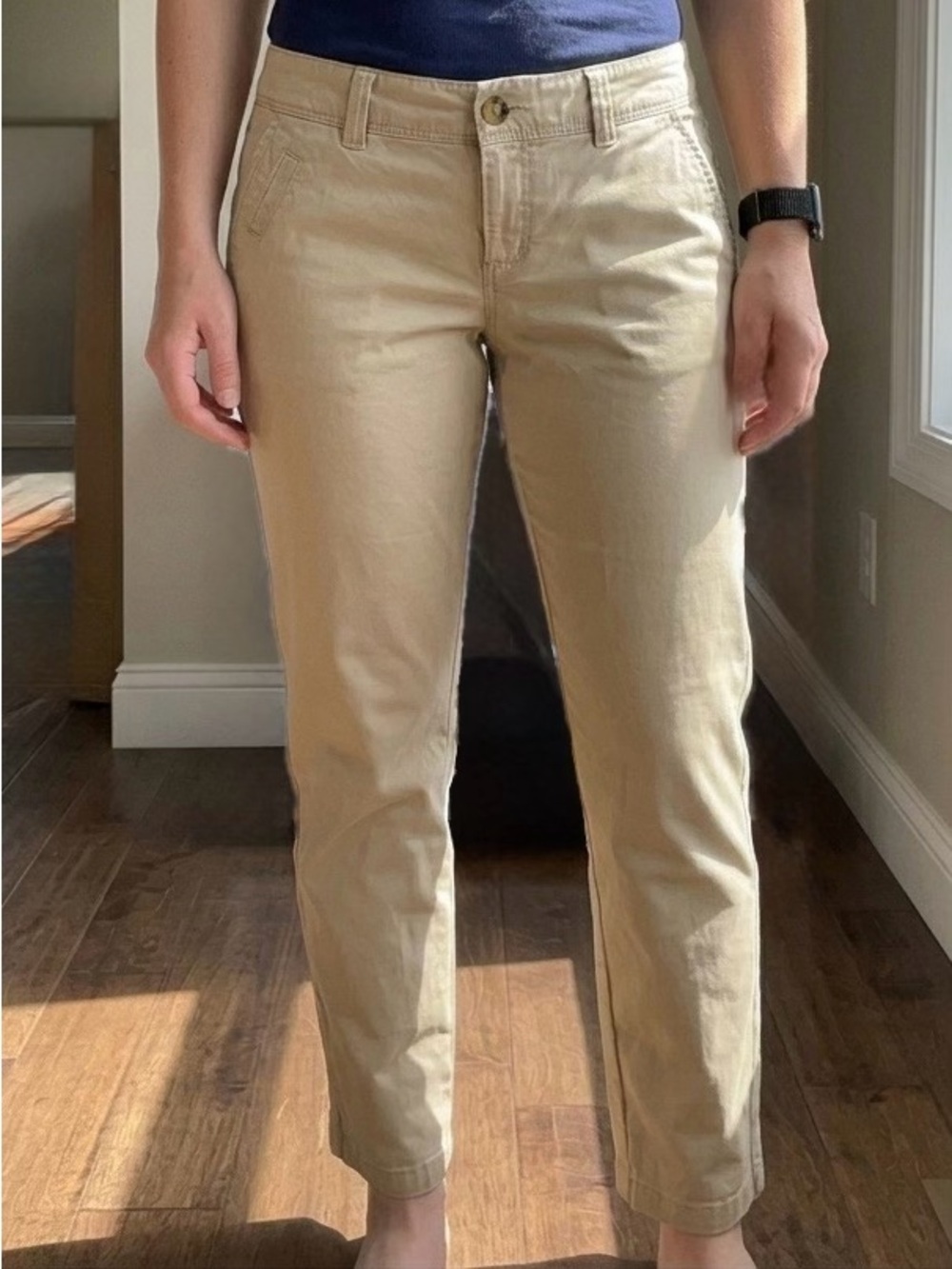 Old Navy Khaki Chino Pants Low Rise Straight Leg Size 4 EUC Tan Beige 2013 Retro